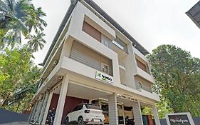 Sreepathi Nirmalyam 400 Mts From Guruvayoor Temple